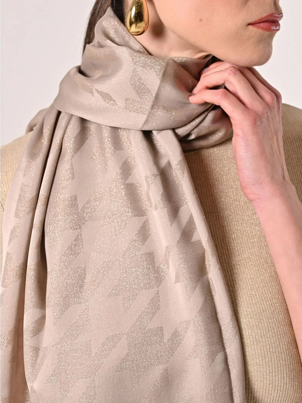 stola rinascimento geometrica - Identity Look