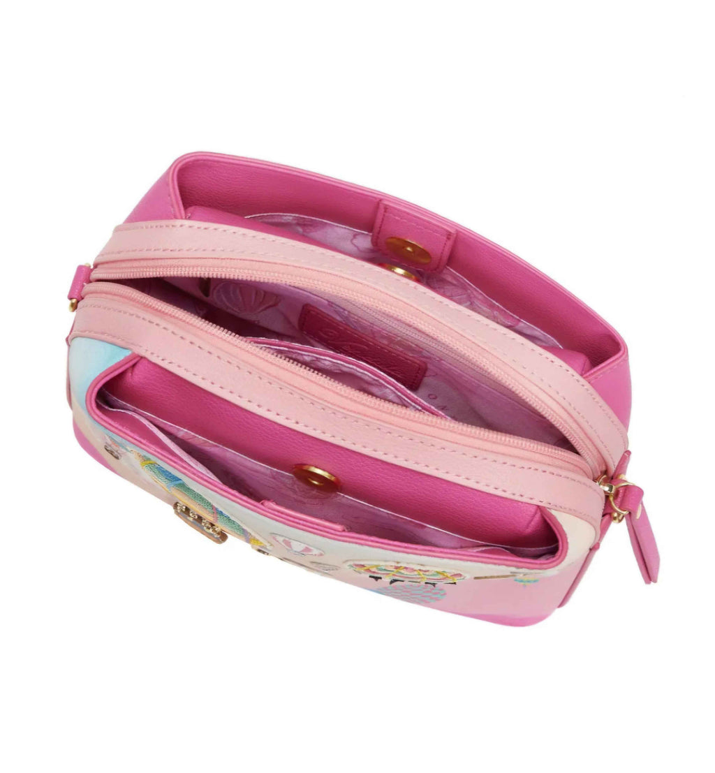 Vendula London Borsa paige above the clouds