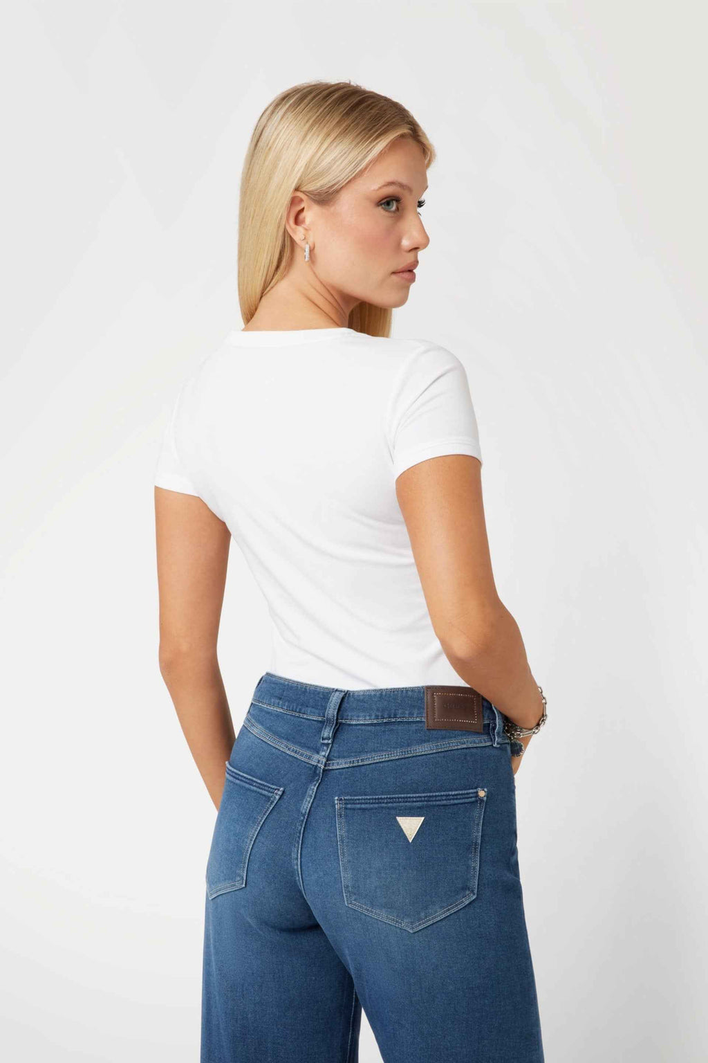 Guess T-shirt logo