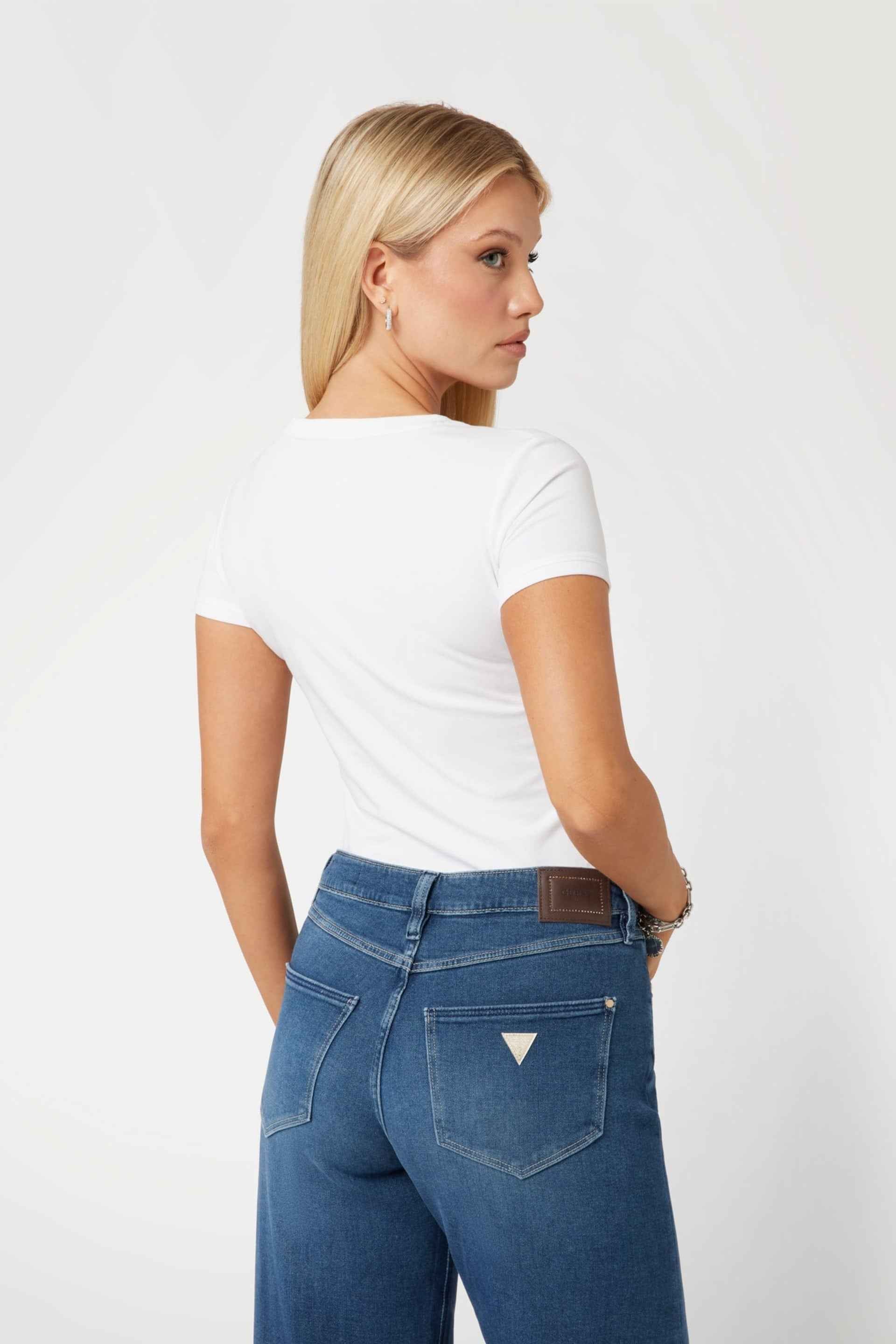 Guess T-shirt logo