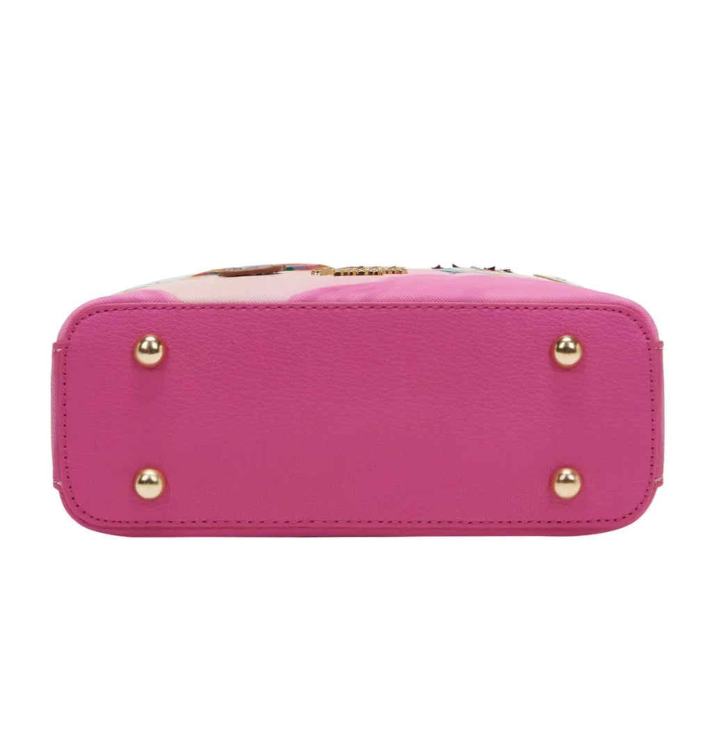 Vendula London Borsa paige above the clouds