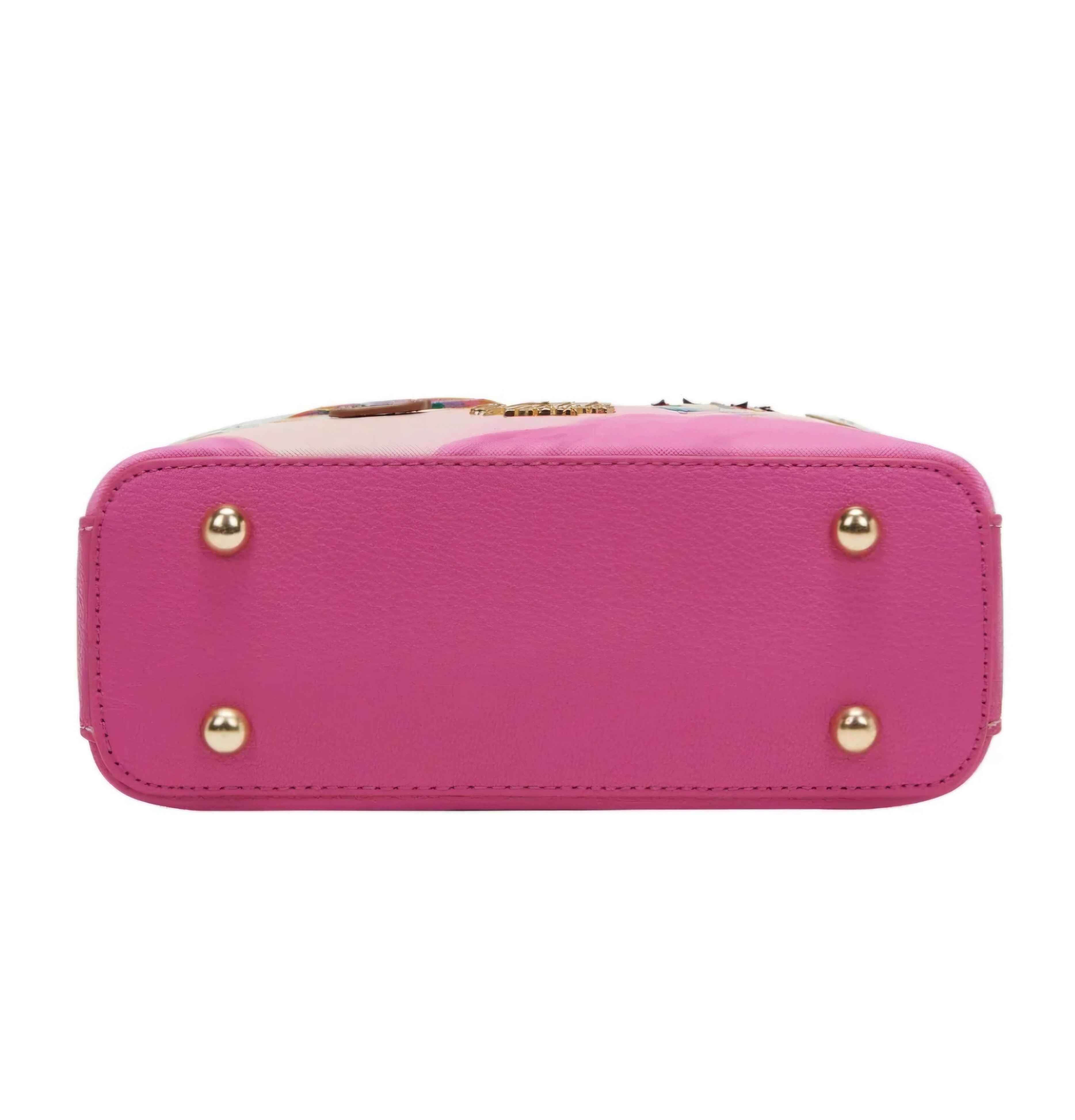 Vendula London Borsa paige above the clouds
