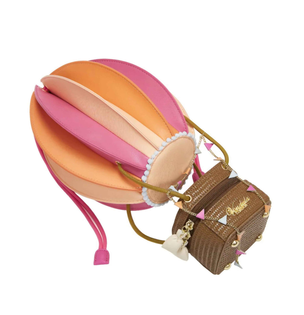 Vendula London hot airbag baloon above the clouds